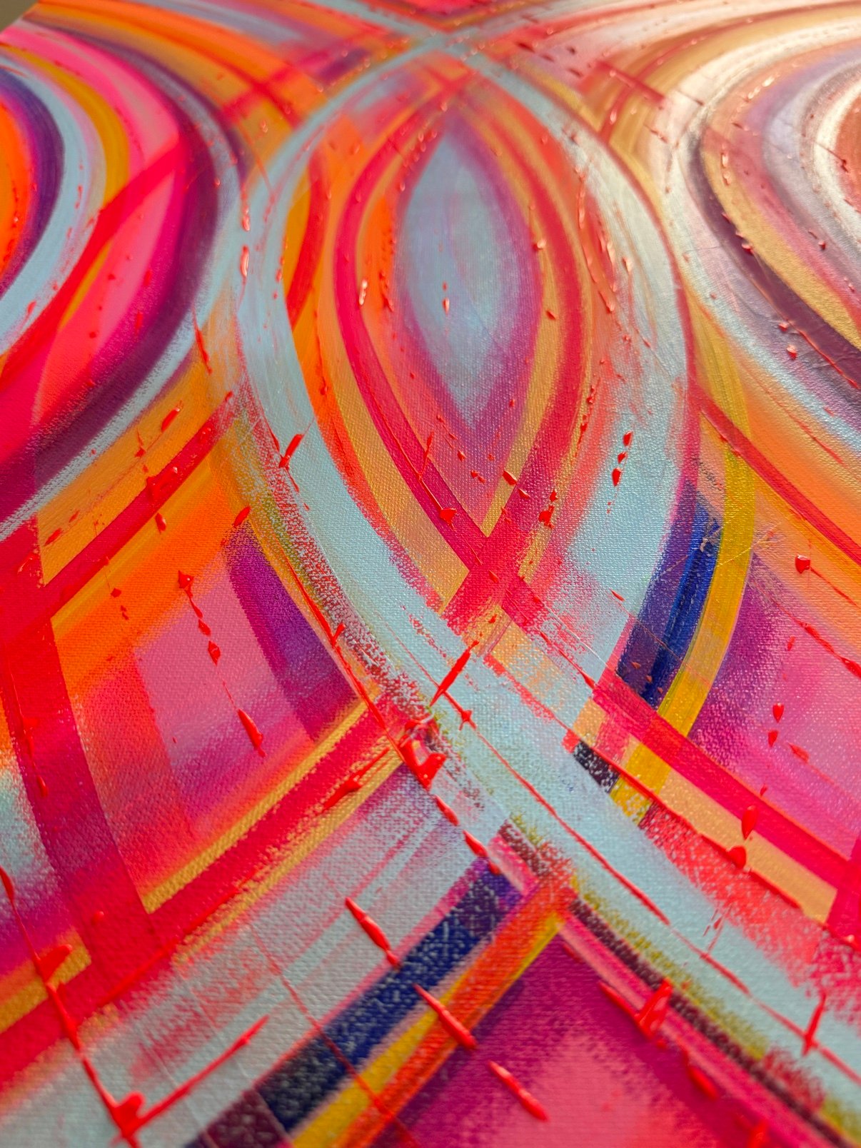 Detalle macro de textura y color en una obra de Gloria Jaramillo